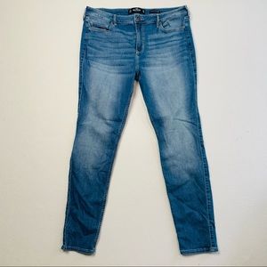 Hollister Sz 15R High rise super skinny jeans